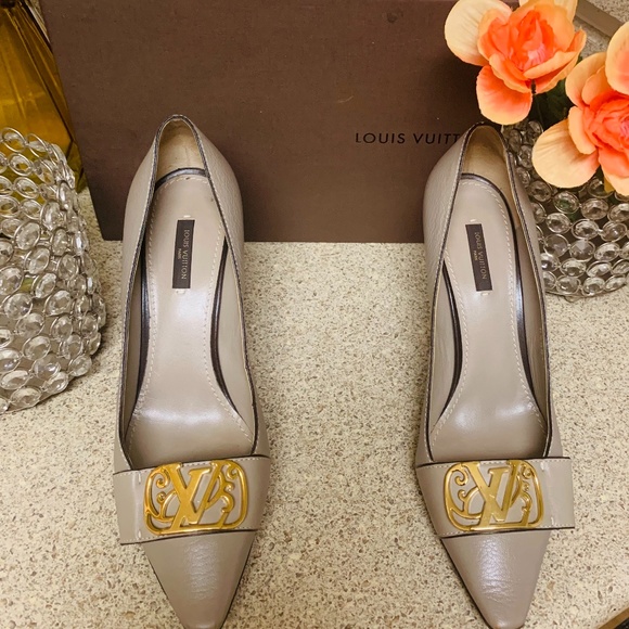 Louis Vuitton Pumps - Picture 1 of 8